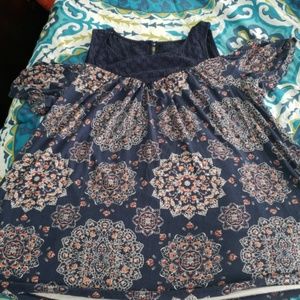 *re posh* torrid cold shoulder top